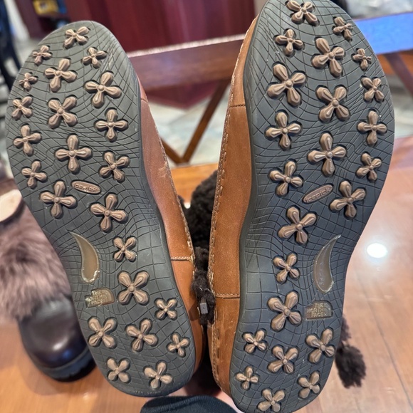 northface boots  - Size 6 women's, Brown , warm - Picture 5 of 5